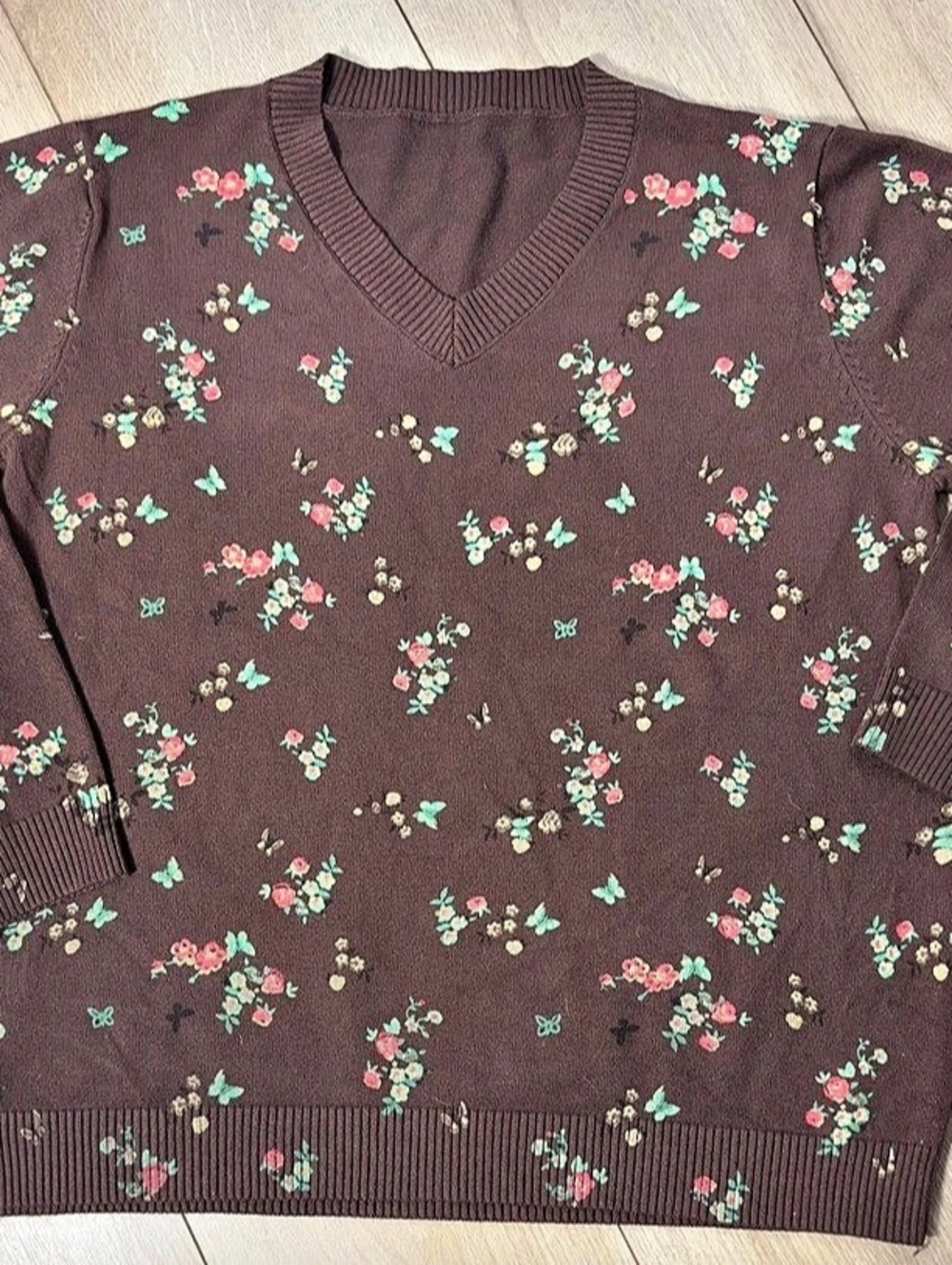 Floral V-Neck Sweater in Brown